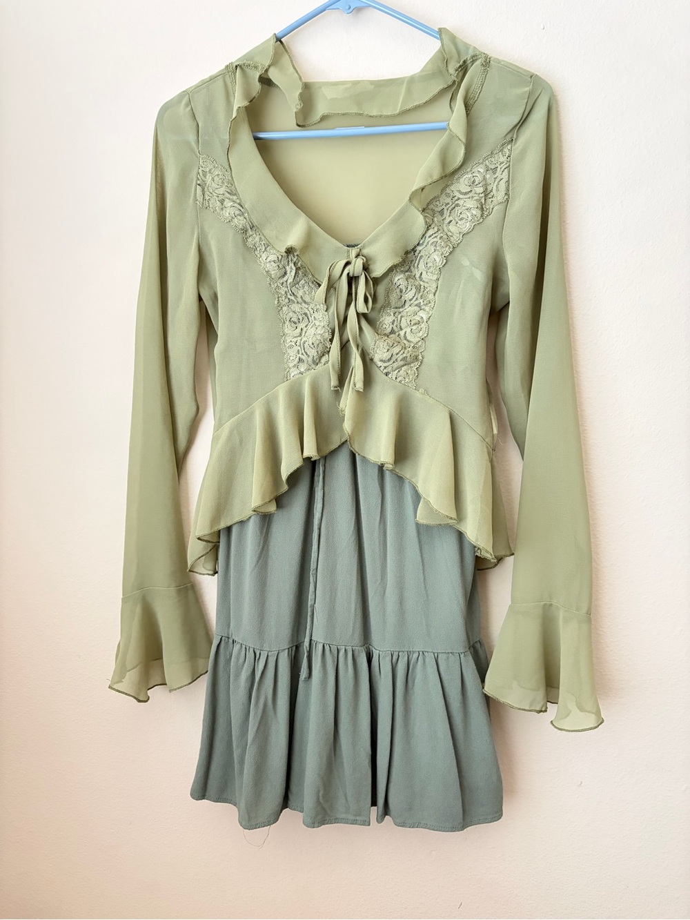 Aeropostale Bundle Y2K lace shawl and dress